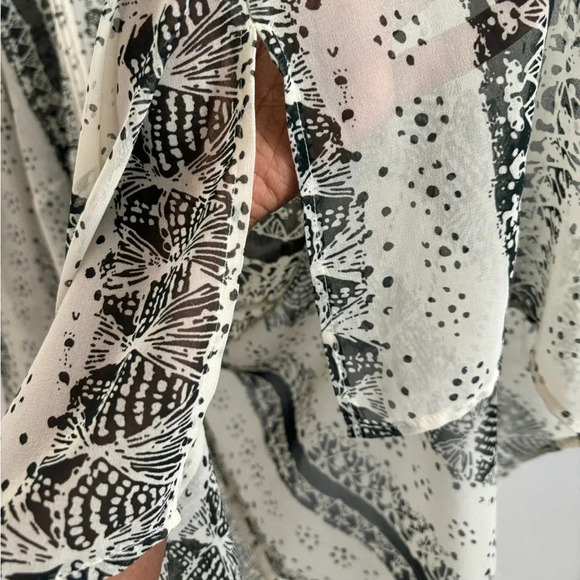 CAbi Beatnik Blouse Lace Up Tunic  3/4 Sleeve Semi Sheer Boho S #867 - Picture 4 of 6